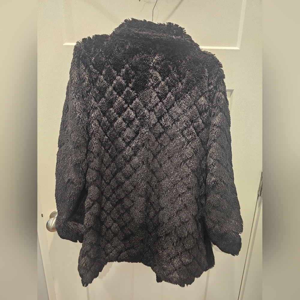 Me Jane Black Faux Fur Jacket Size M Rhinestone Button Plush Coat - Picture 4 of 10